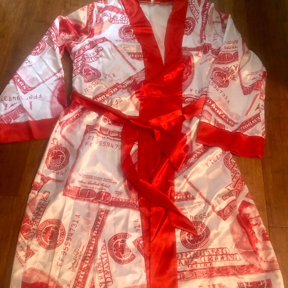 NEW Silky 💲Robe (S) Oversized (Unisex) - Picture 1 of 6
